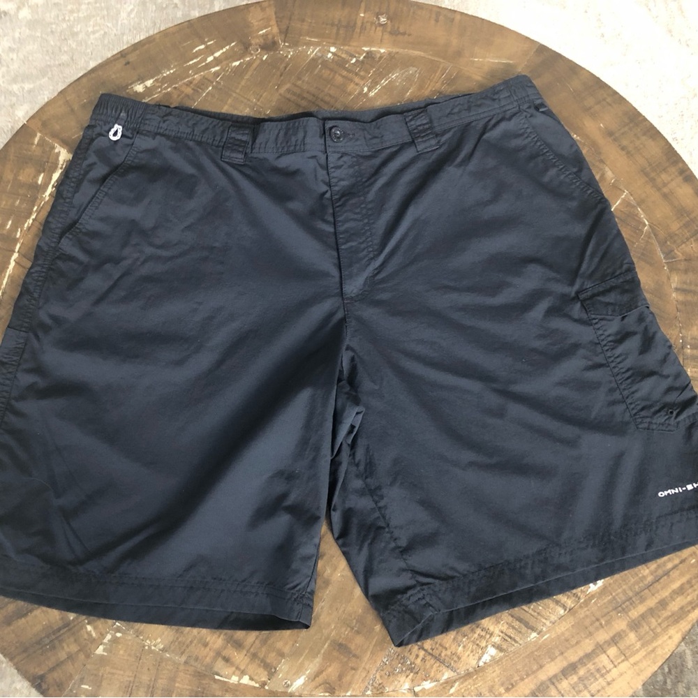 Columbia Black Cargo Shorts Lightweight and Versatile